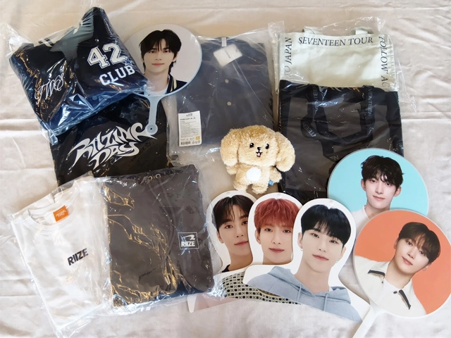 SEVENTEENを含むK-POPグッズのパーカー・バッグ・シャツなどを買取